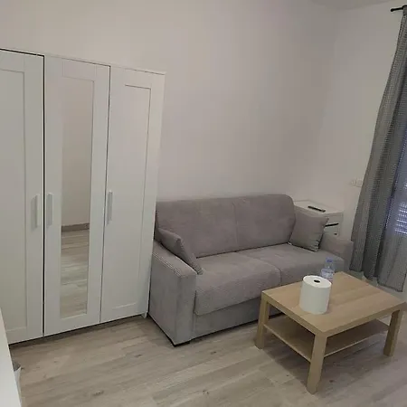 A Deux Pas Du Metro Apartment *